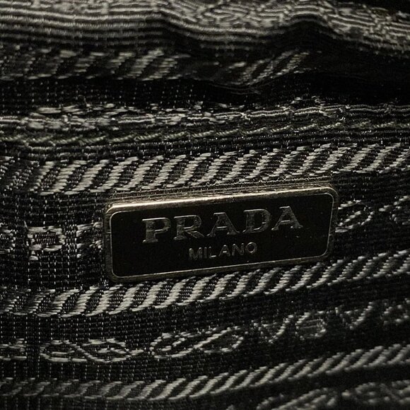Auth PRADA - Black Patent Leather Shoulder Bag - Picture 6 of 16